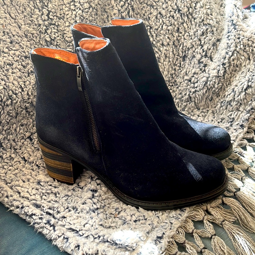 EricMichael Blue Suede Ankle Boots, Booties Size 41